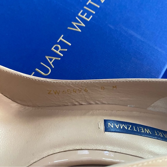 👠👠👠Stuart Weitzman gorgeous neutral colored patent pump! - Picture 3 of 5